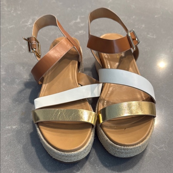 Tommy Hilfiger Brown and White Espadrilles with Adjustable Buckle - Picture 4 of 6